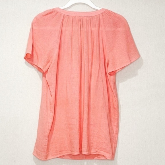 Michael Kors Top Coral‎ with Gold Buttons Size Small - Picture 2 of 5